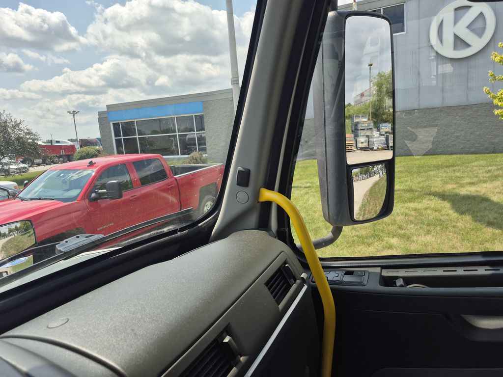 Slide images of 2023 VOLVO VNL64T300