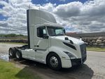 Slide images of 2023 VOLVO VNL64T300