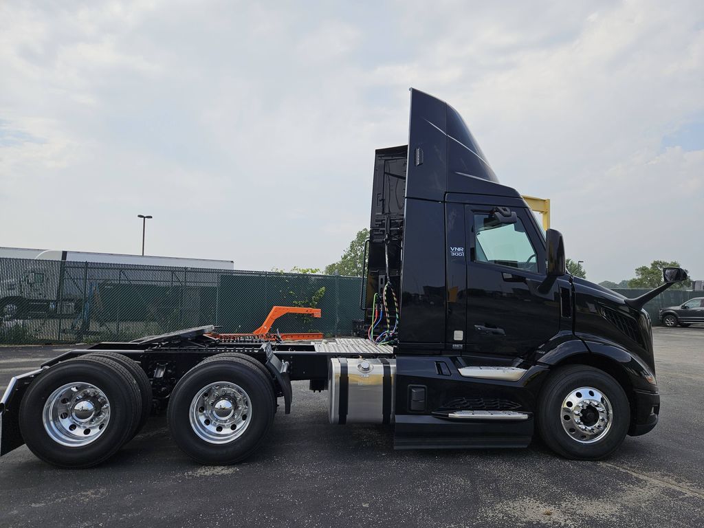Slide images of 2027 VOLVO VNR64T300