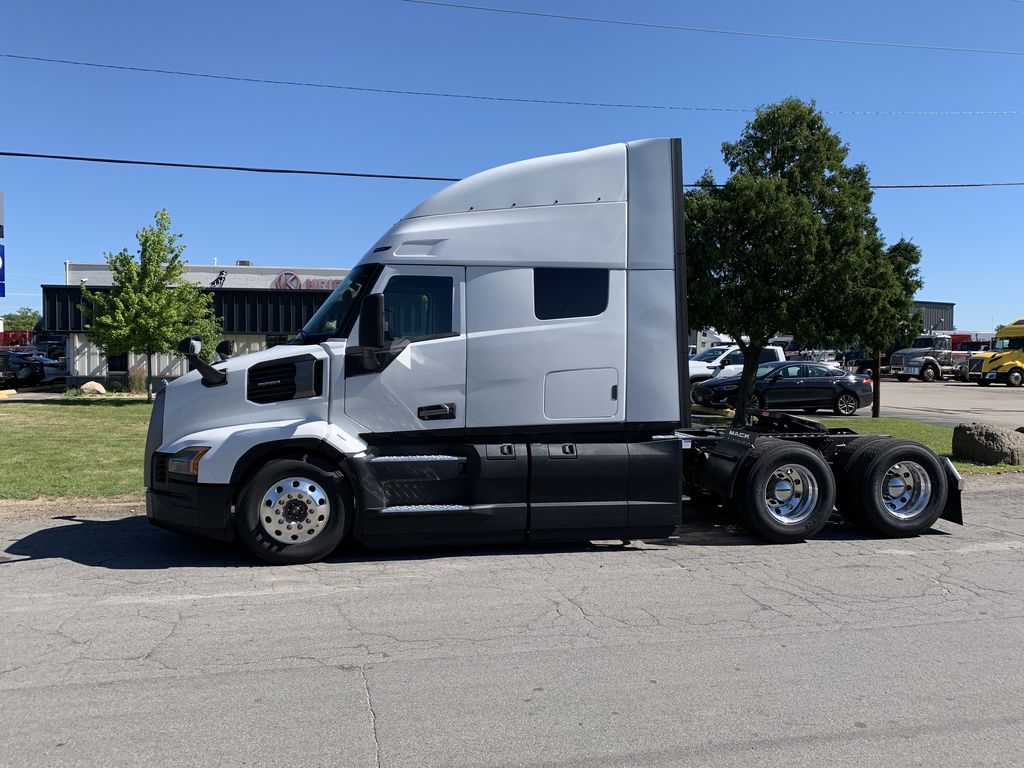 Slide images of 2026 MACK PIONEER 64T 64M