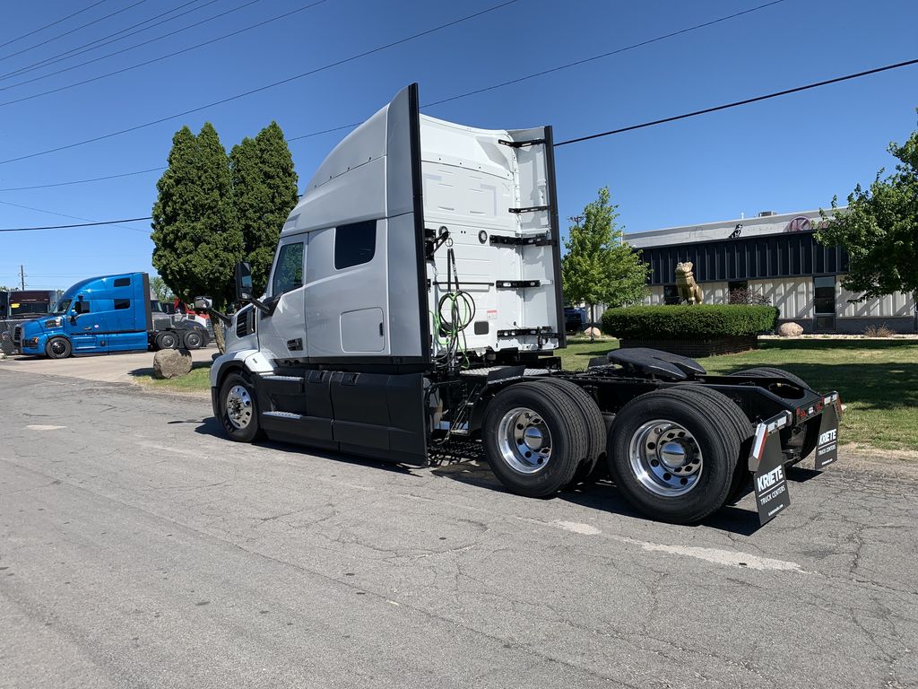Slide images of 2026 MACK PIONEER 64T 64M