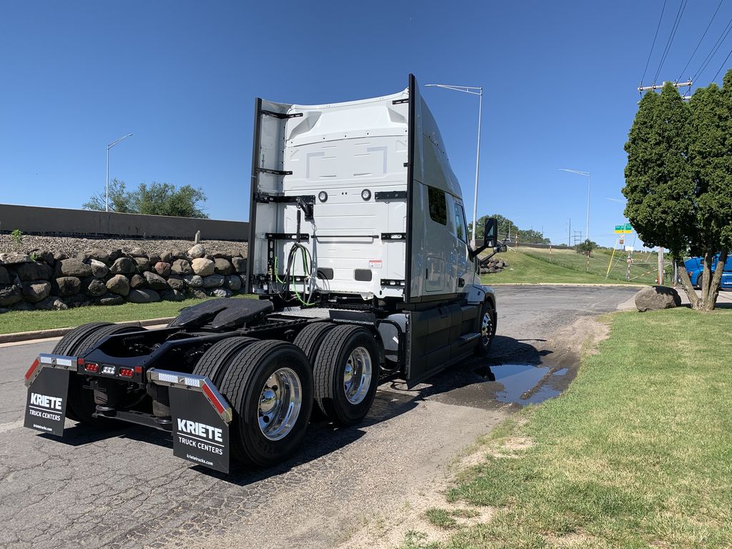 Slide images of 2026 MACK PIONEER 64T 64M