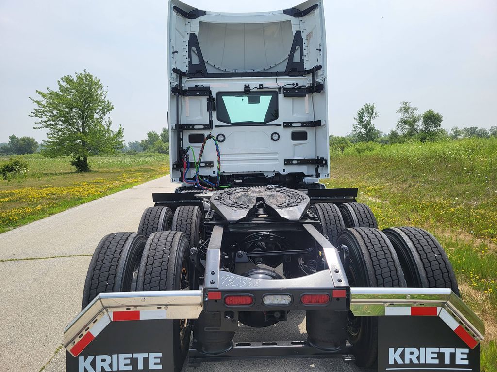 Slide images of 2027 VOLVO VNR64T300