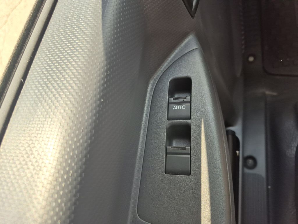 Slide images of 2024 HINO S5