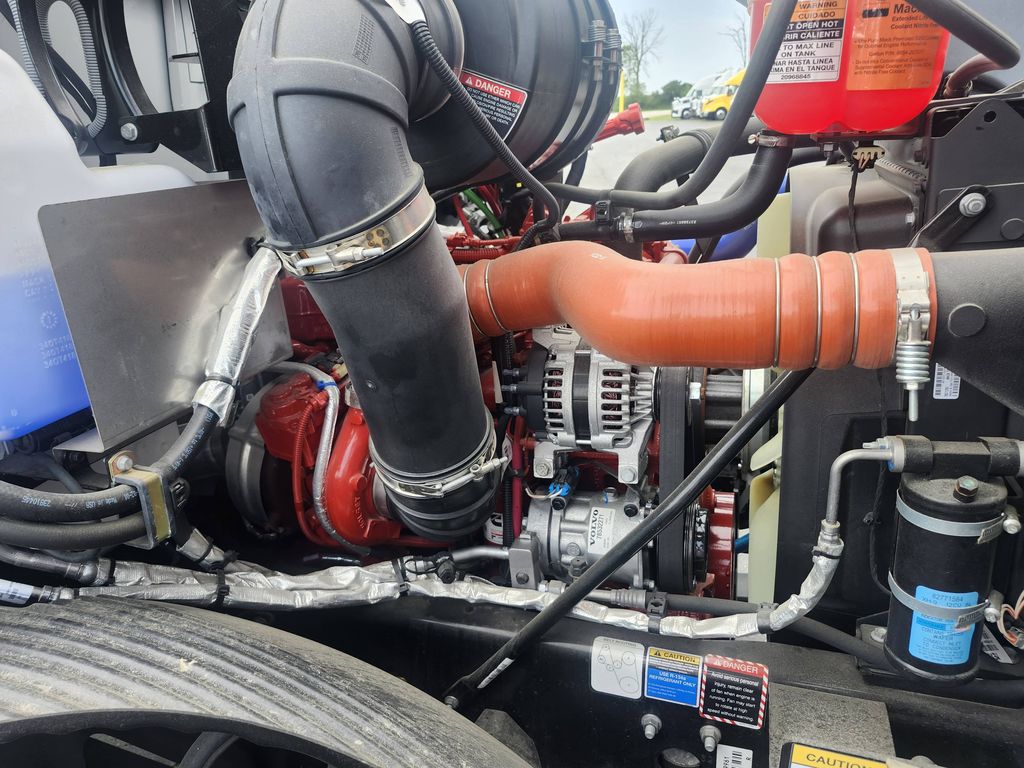 Slide images of 2026 MACK MD642