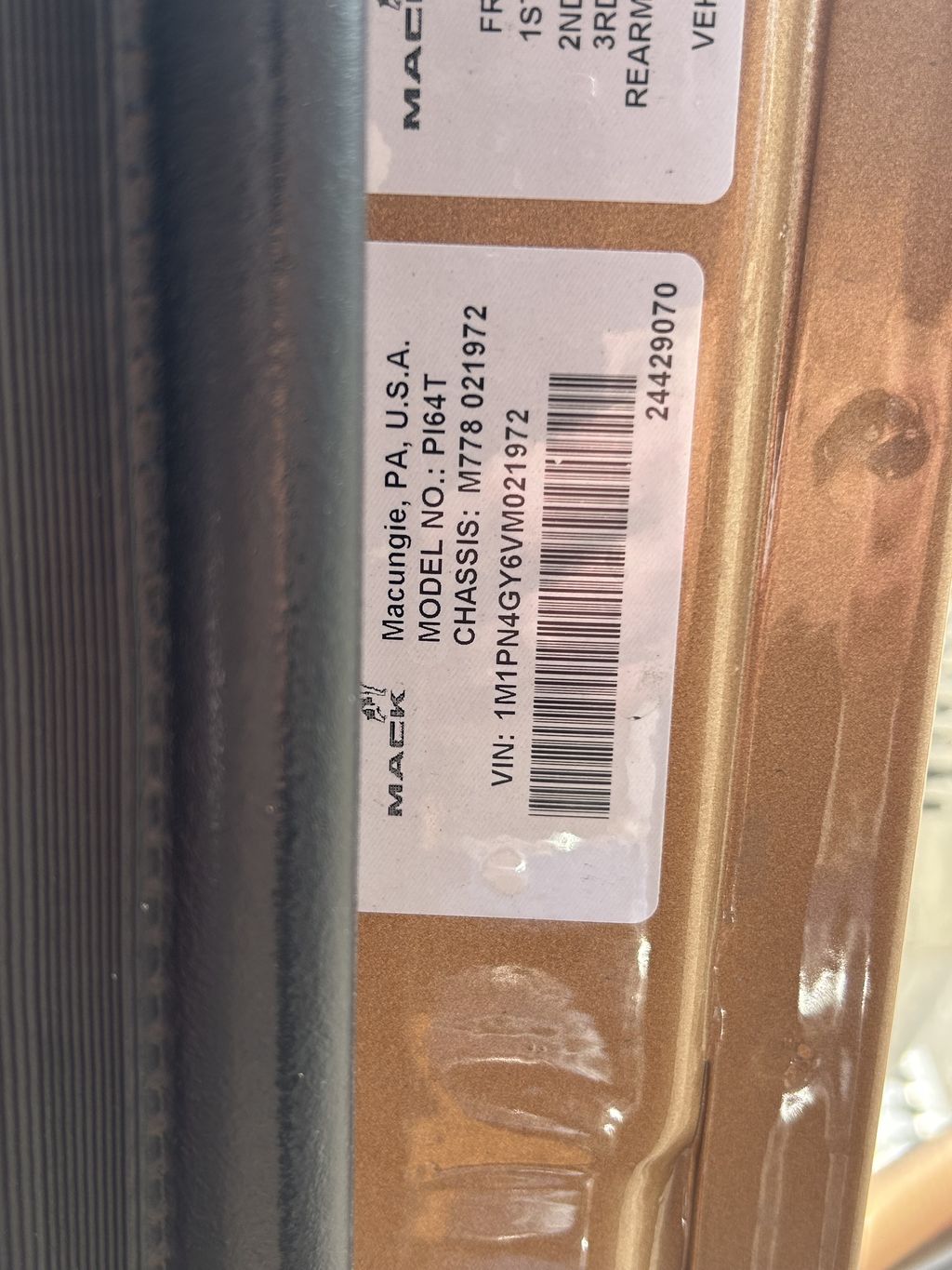 Slide images of 2027 MACK Pinnacle 64T DC