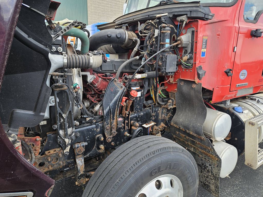 Slide images of 2020 MACK PINNACLE