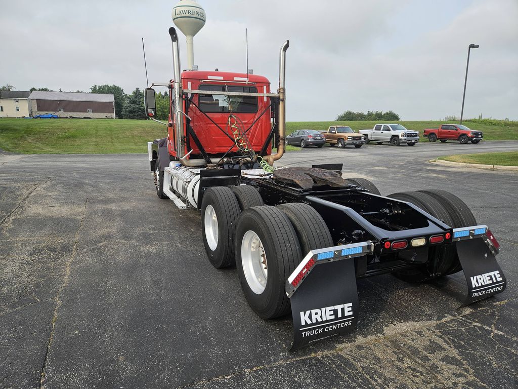 Slide images of 2020 MACK PINNACLE