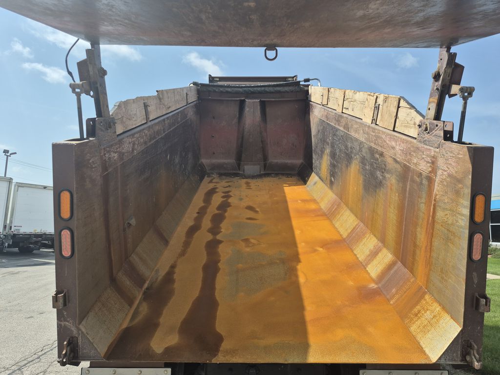 Slide images of 2020 KENWORTH CONSTRUCTION