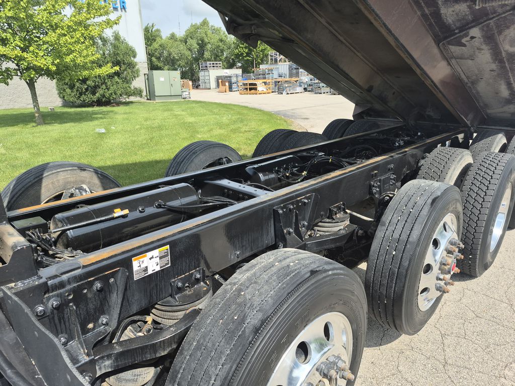 Slide images of 2020 KENWORTH CONSTRUCTION