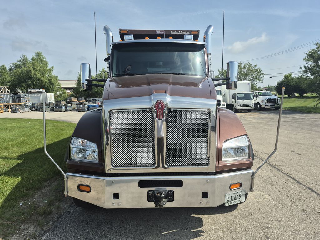 Slide images of 2020 KENWORTH CONSTRUCTION