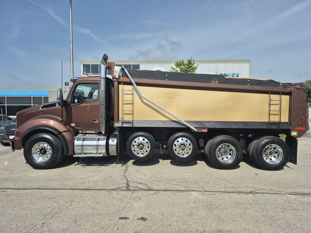 Slide images of 2020 KENWORTH CONSTRUCTION