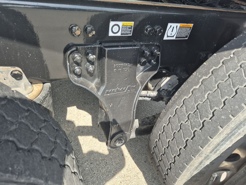 Slide images of 2020 KENWORTH CONSTRUCTION