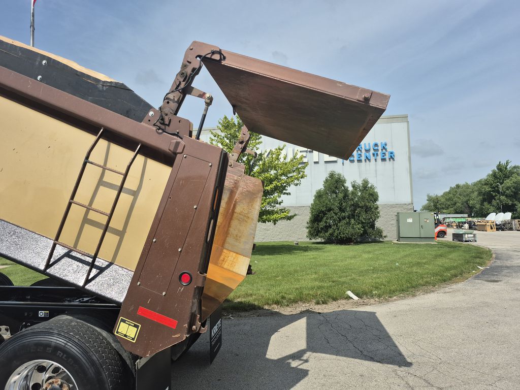 Slide images of 2020 KENWORTH CONSTRUCTION