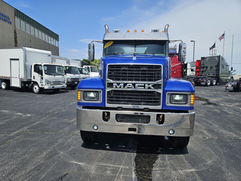 Slide images of 2021 MACK PINNACLE 