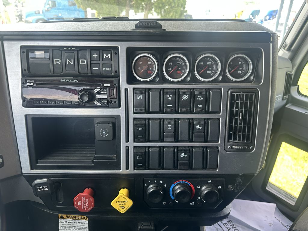 Slide images of 2020 MACK AN64T