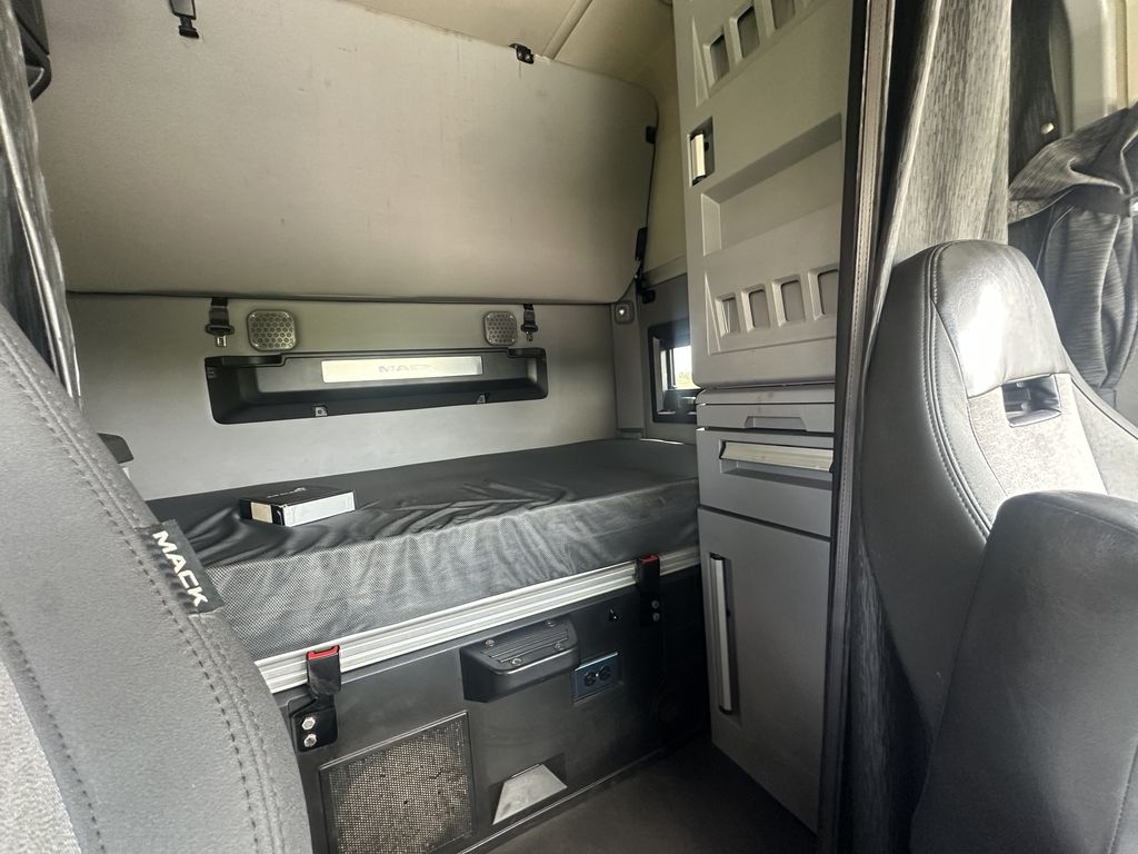 Slide images of 2020 MACK AN64T