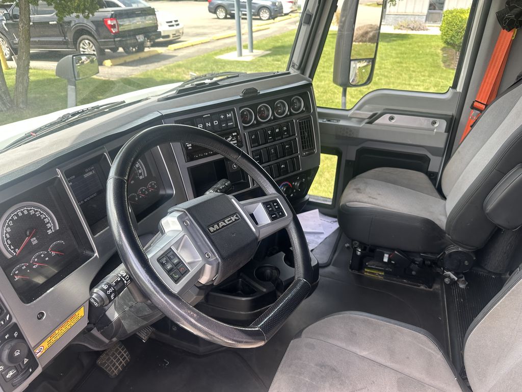 Slide images of 2020 MACK AN64T