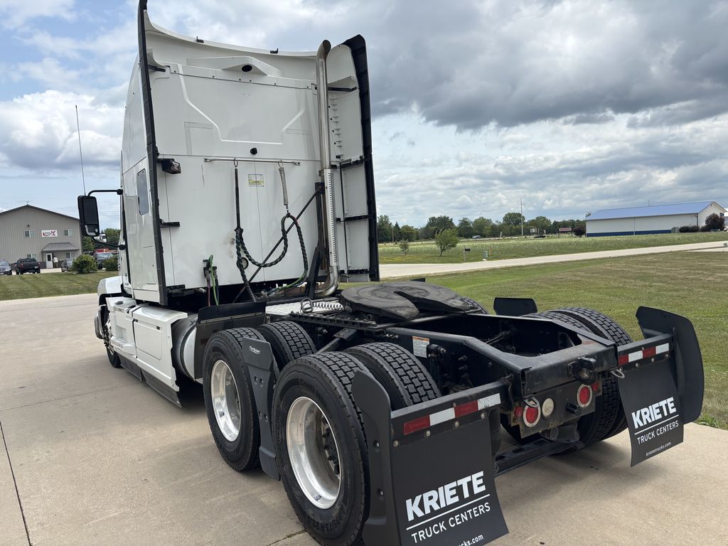 Slide images of 2020 MACK AN64T
