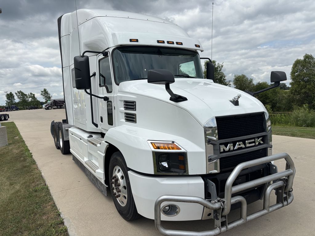 Slide images of 2020 MACK AN64T