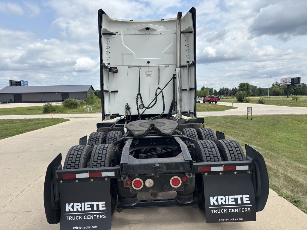 Slide images of 2020 MACK AN64T