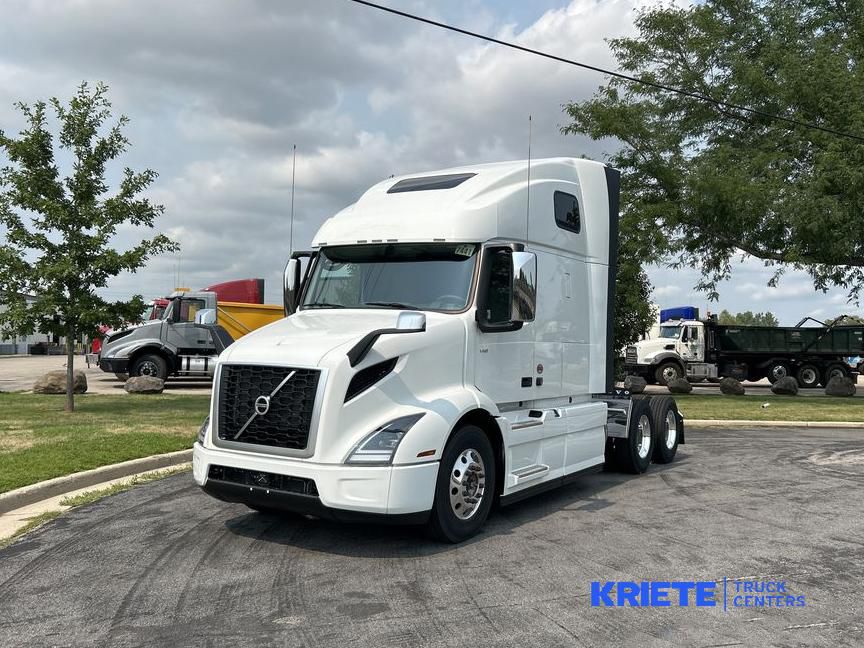 Slide images of 2026 VOLVO VNR64T660 