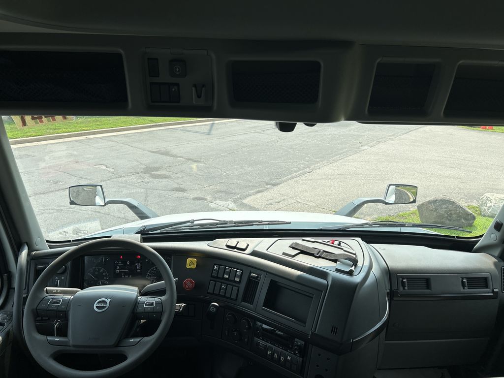 Slide images of 2026 VOLVO VNR64T660 