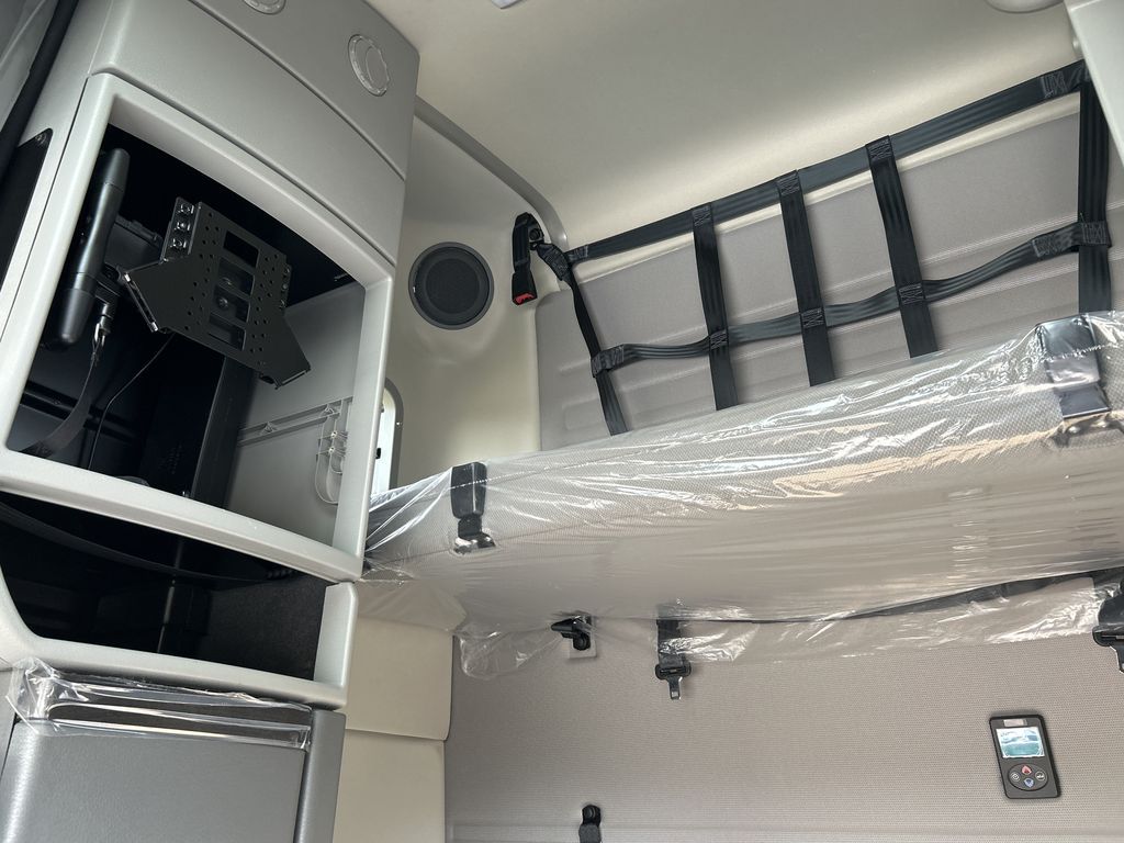 Slide images of 2026 VOLVO VNR64T660 
