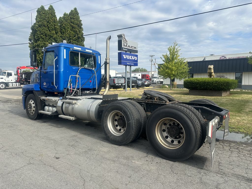 Slide images of 2021 MACK AN64T