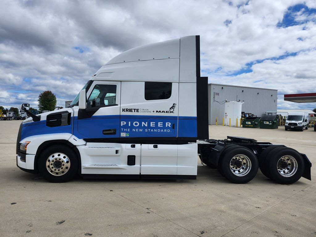 Slide images of 2026 MACK PR64T 64M DEMO