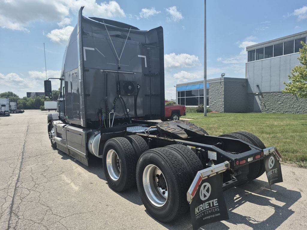 Slide images of 2023 MACK AN64T