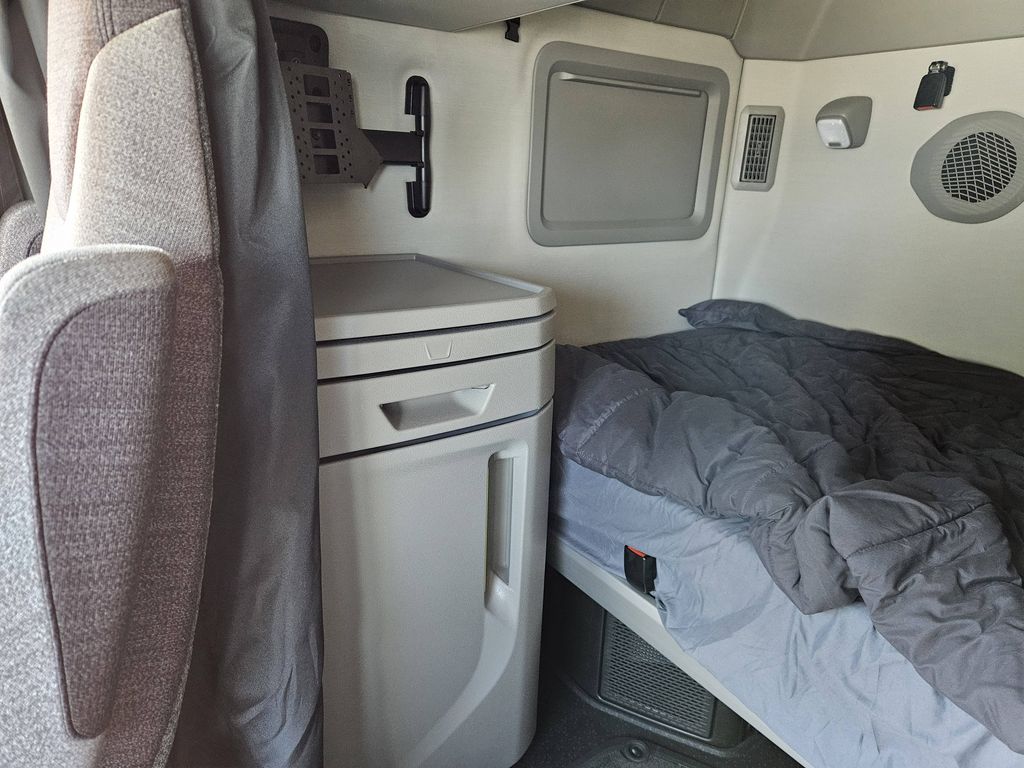 Slide images of 2027 VOLVO VNL64T860 DEMO