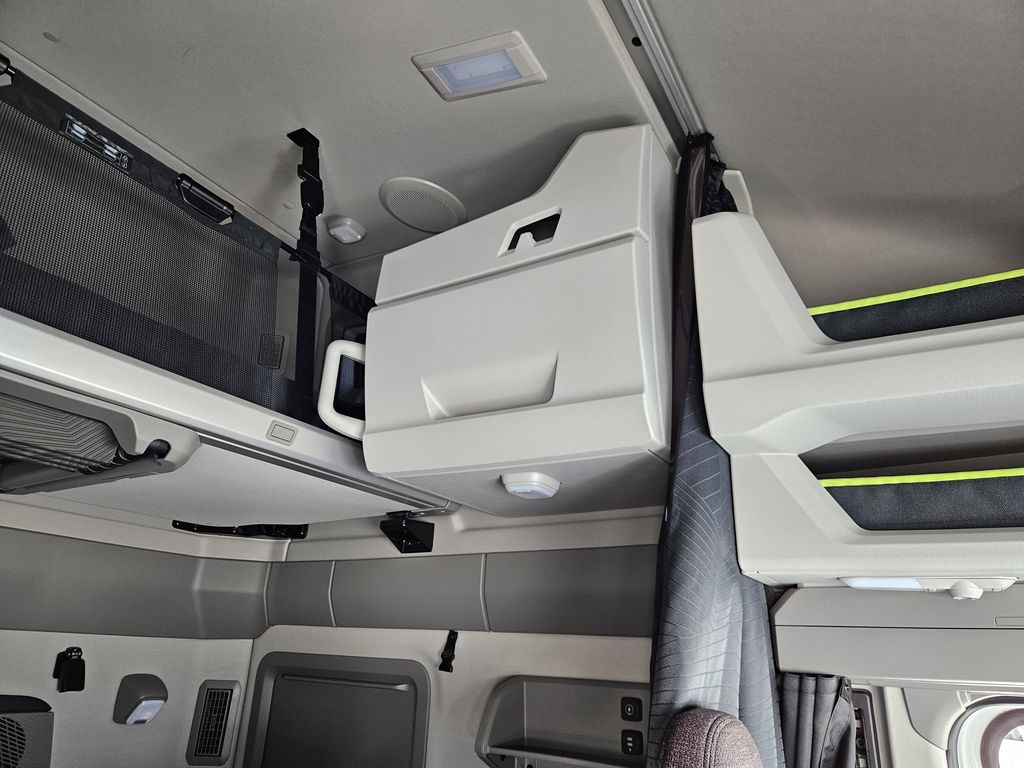 Slide images of 2027 VOLVO VNL64T860 DEMO