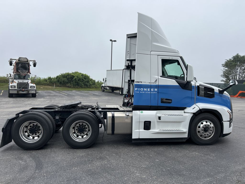 Slide images of 2025 MACK PR64T DAY CAB DEMO