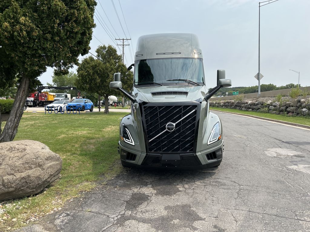 Slide images of 2027 VOLVO NEW VNL64T