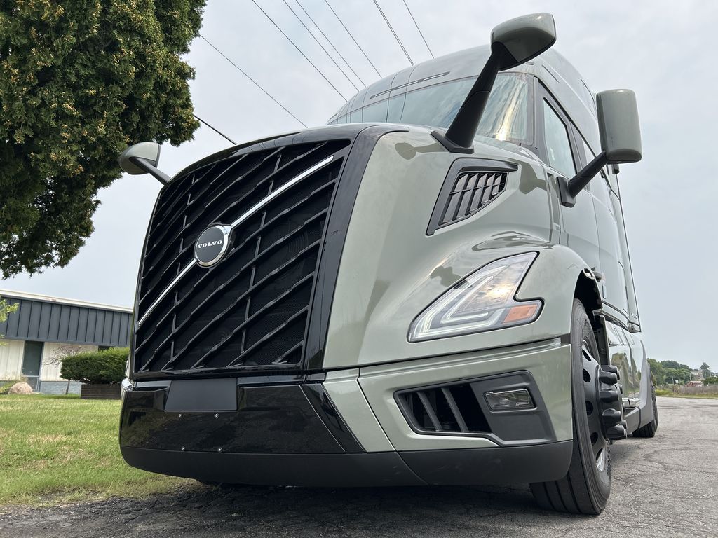 Slide images of 2027 VOLVO NEW VNL64T