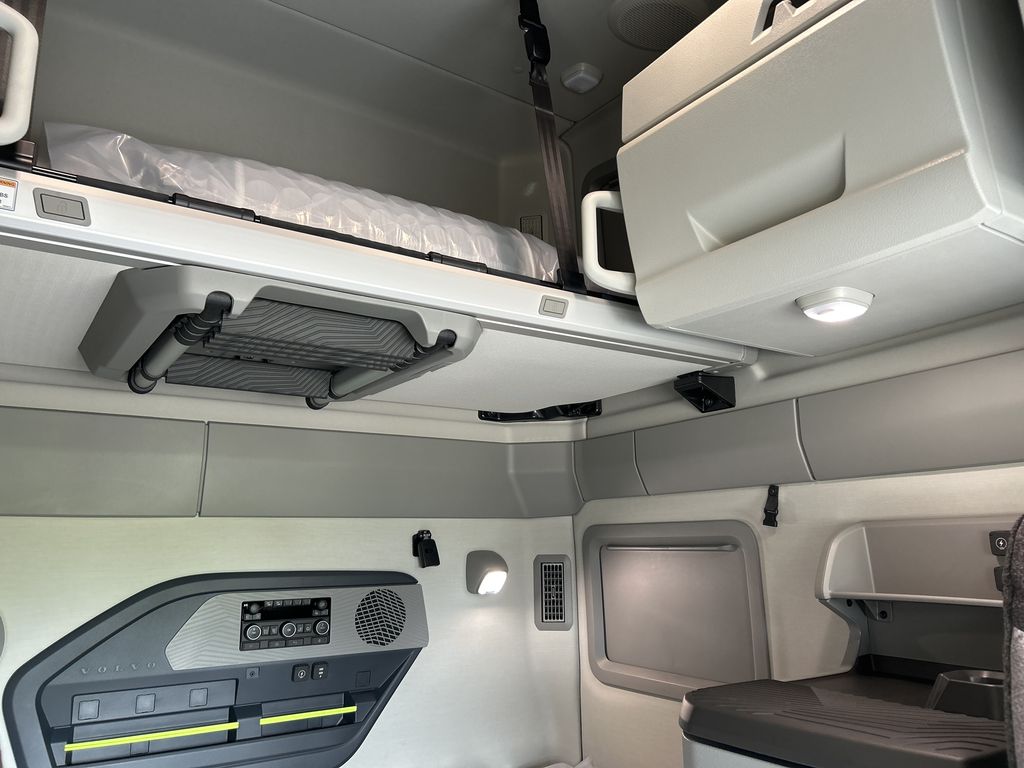 Slide images of 2027 VOLVO NEW VNL64T