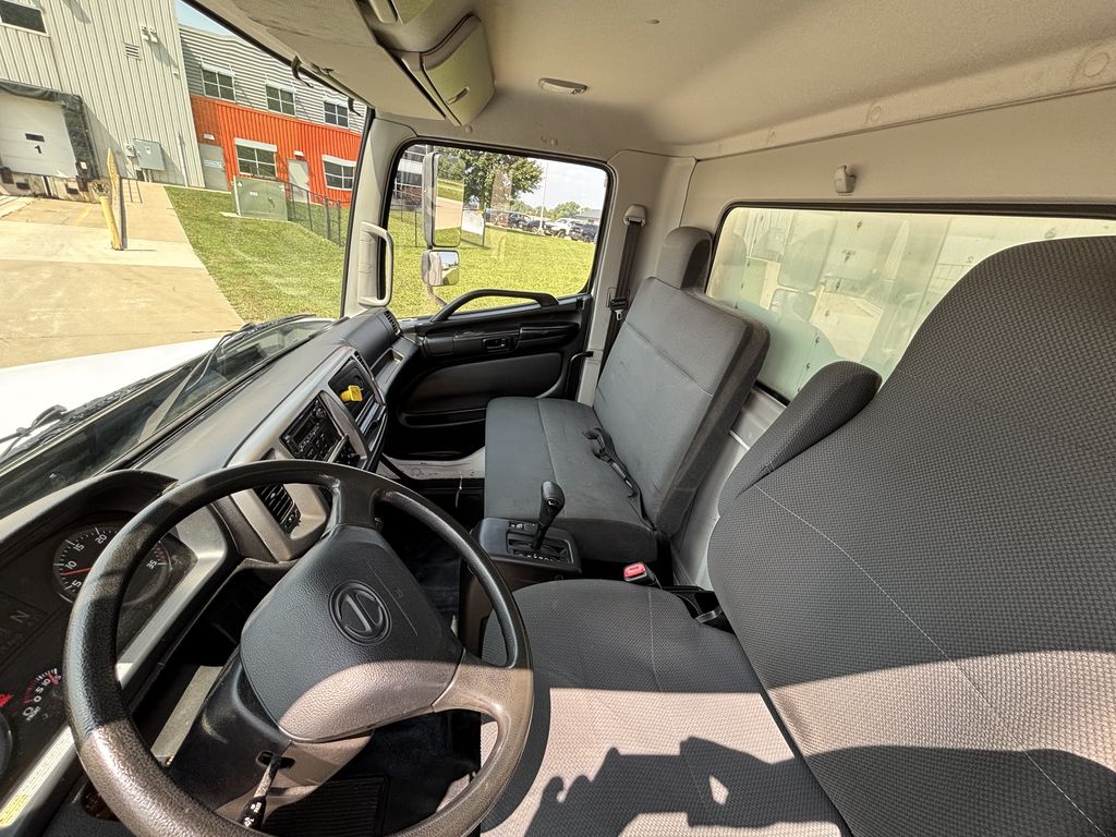 Slide images of 2020 HINO 268A