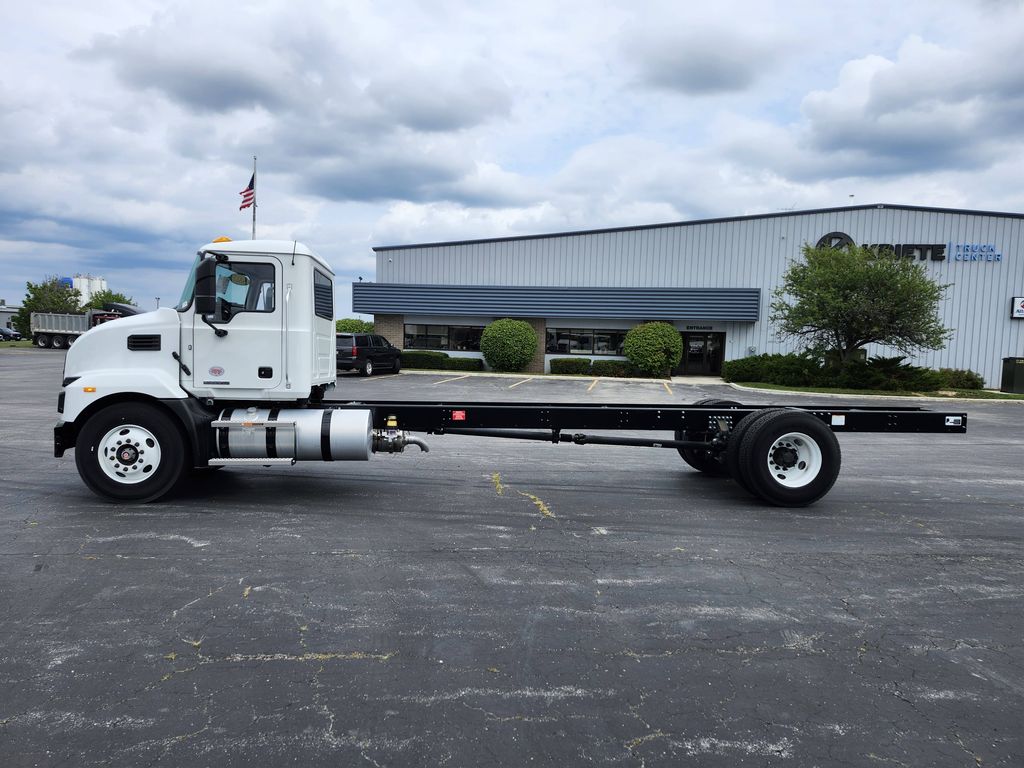 Slide images of 2026 MACK MD642