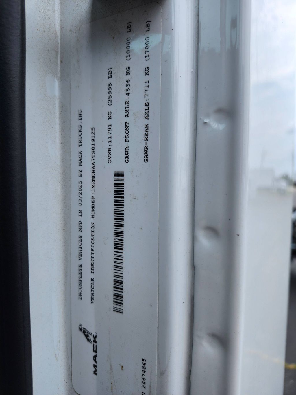 Slide images of 2026 MACK MD642