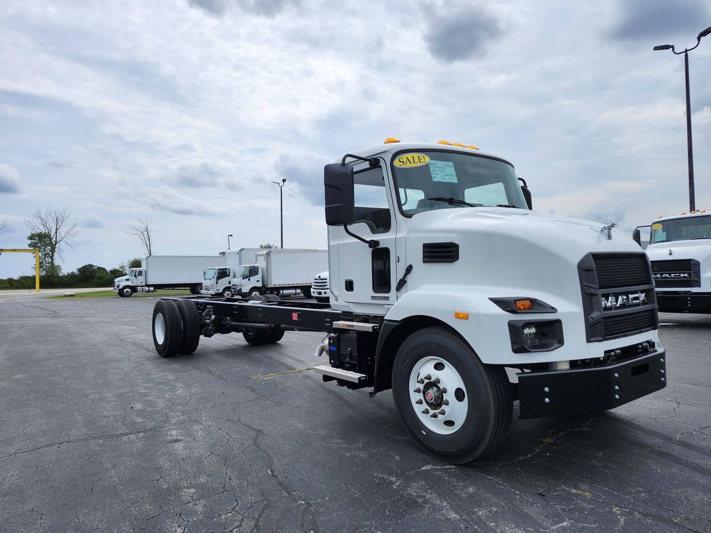 Slide images of 2026 MACK MD642