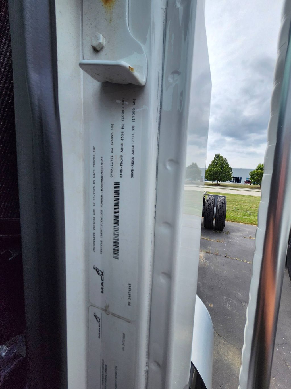 Slide images of 2026 MACK MD642