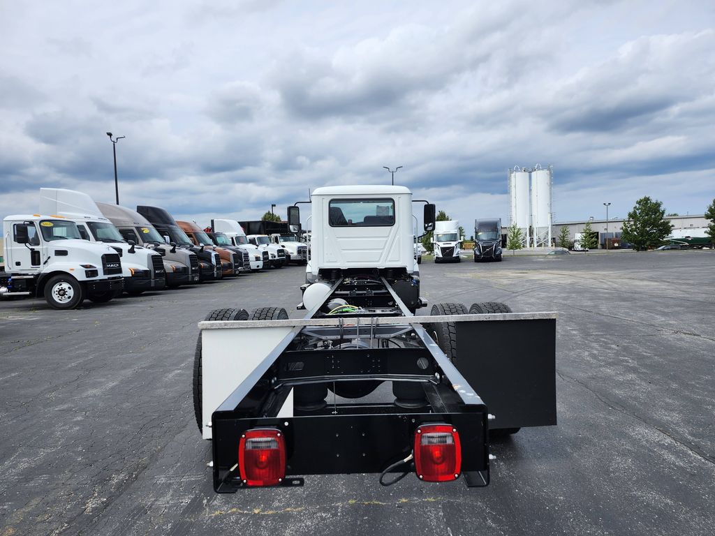 Slide images of 2026 MACK MD642