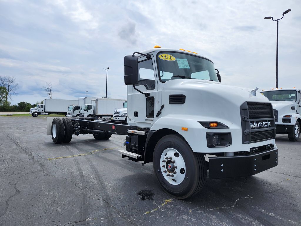 Slide images of 2026 MACK MD642