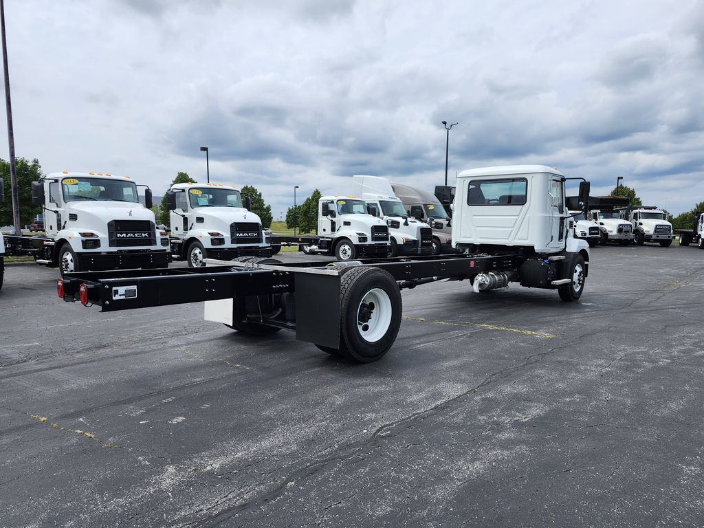 Slide images of 2026 MACK MD642