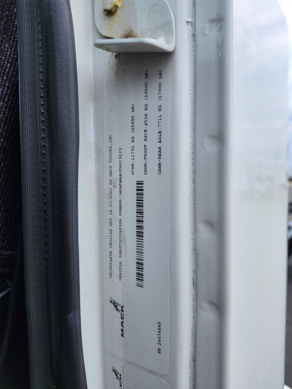 Slide images of 2026 MACK MD642