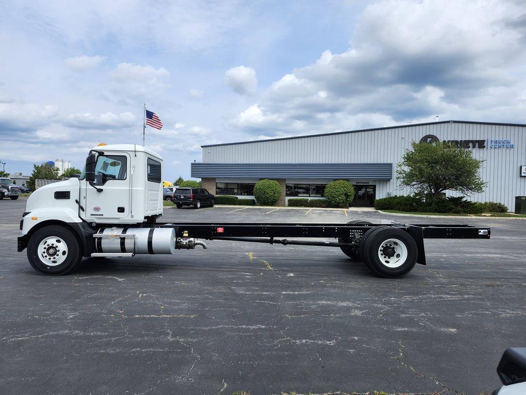 Slide images of 2026 MACK MD642