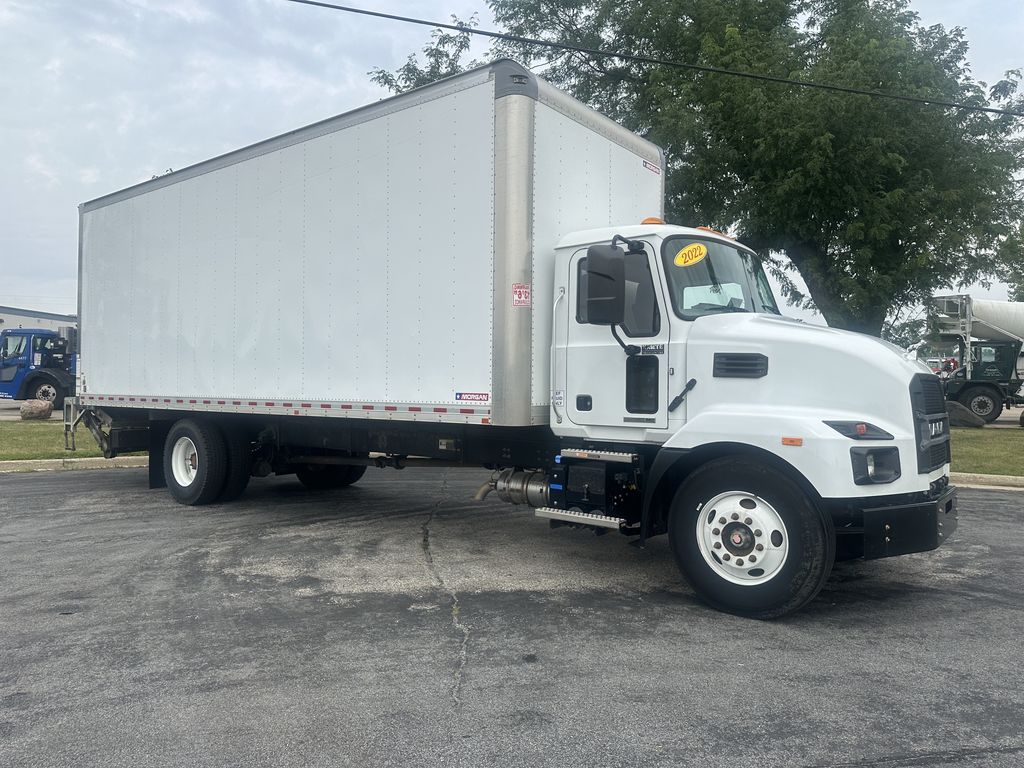 Slide images of 2022 MACK MD642