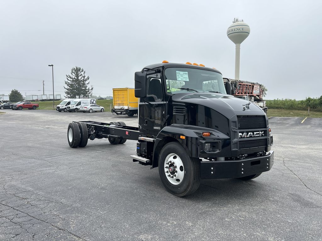 Slide images of 2026 MACK MD642