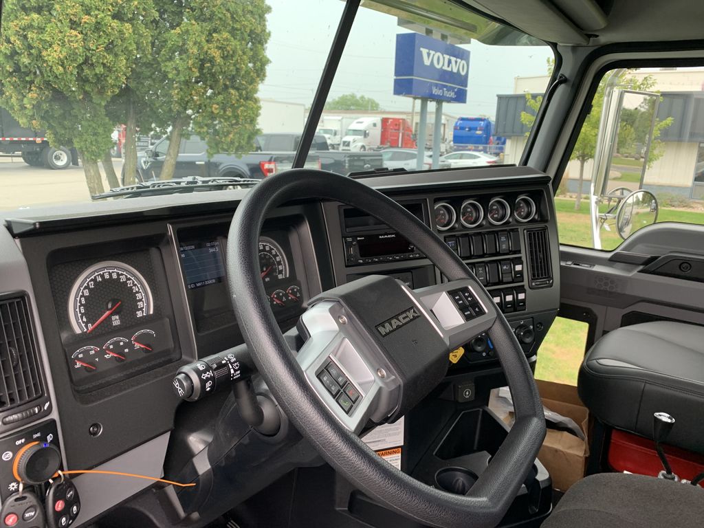 Slide images of 2027 MACK GR84B